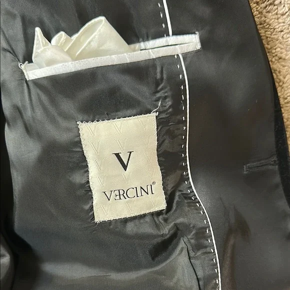 Black and Gold Geometric Sport Coat with Classic Lapel - Picture 3 of 5